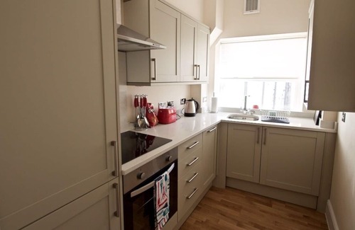 Newbury Apartment | Beautiful conversion in a Grade II listed building (FPHX)