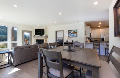 Lakeside Village Condo | Beautiful Corner Unit with Short Walk to Slopes