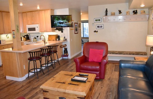 Mammoth Lakes Condo | Beautiful corner unit #133 is open and inviting -close to the shuttle and Village at Mammoth