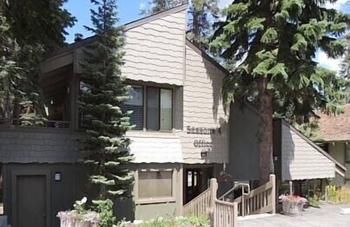 Mammoth Lakes Condo | Beautiful corner unit #133 is open and inviting -close to the shuttle and Village at Mammoth