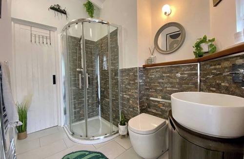 Fairlie Cottage | Beautiful cosy cottage on the West Coast, just 2 minutes from the beach
