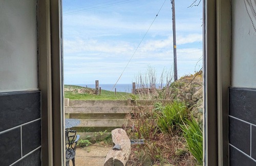 Whitby Cottage | Beautiful Cosy Cottage On The Cliff Top With Stunning Sea Views