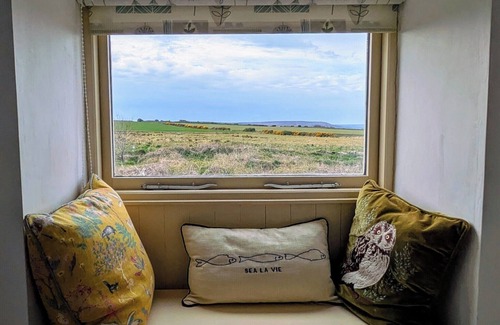 Whitby Cottage | Beautiful Cosy Cottage On The Cliff Top With Stunning Sea Views
