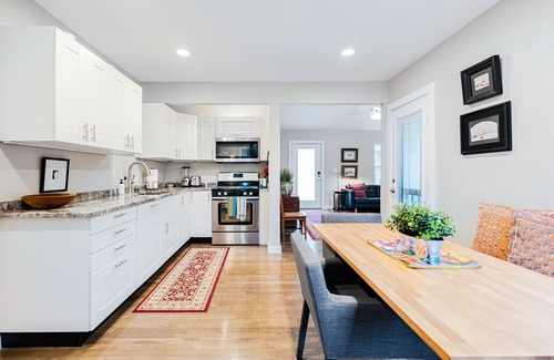 Clarksville House | Beautiful Cottage Close to Downtown Austin