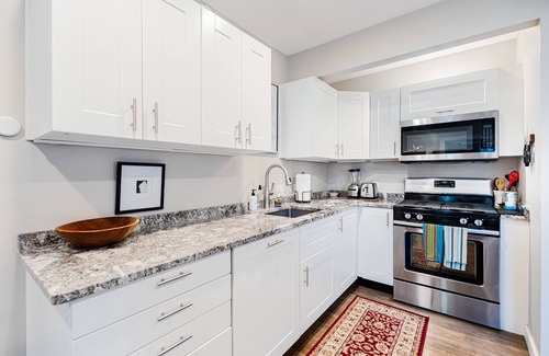 Clarksville House | Beautiful Cottage Close to Downtown Austin