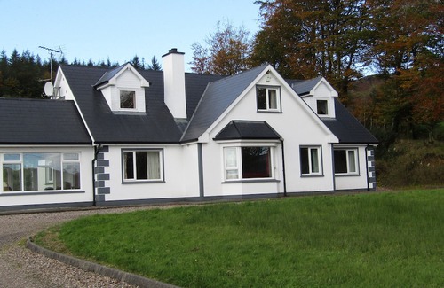 Lecemy House | Beautiful cottage, Lough Eske - near Harveys Point Hotel & Lough Eske Castle