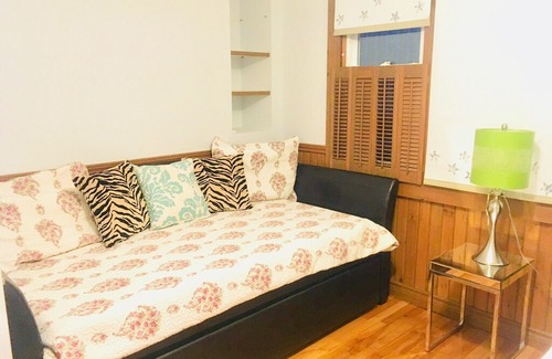 North Bay House | Beautiful cottage on Trout lake in North Bay.