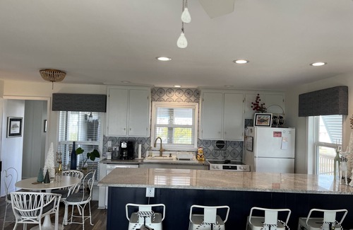 Emerald Isle Cottage | Beautiful cottage w/ocean views - steps away from the beach! Dog Friendly!