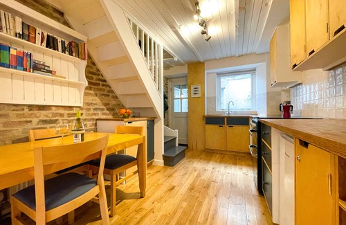 West Looe House | Beautiful Cottage with Sea Views Over Looe