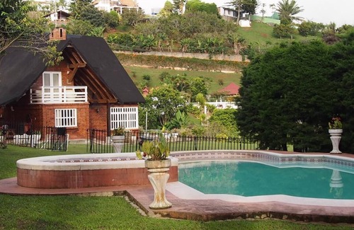 Calima House | Beautiful country house just a few minutes walk away from the lake Calima