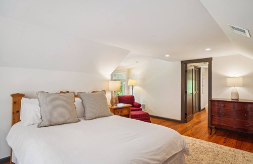 Sharpsburg Cottage | Beautiful Country Cottage w/Hot Tub on C&O Canal Mile Marker 77