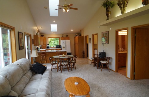 Amity House | Beautiful Country Cottage In The Middle Of Wine Country