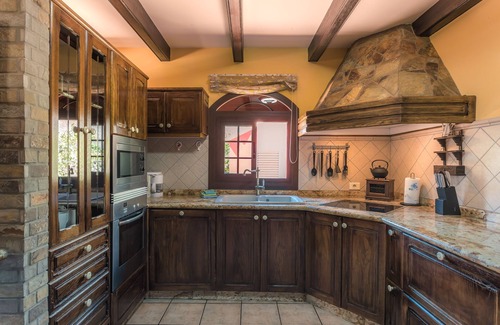 San Bartolome de Tirajana Villa | Beautiful country house with private pool in the south of Gran Canaria. perfect families