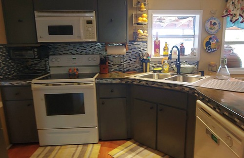 Keystone House | Beautiful Country Setting on Private Fishing Pond, Fishing Rods Boat included!