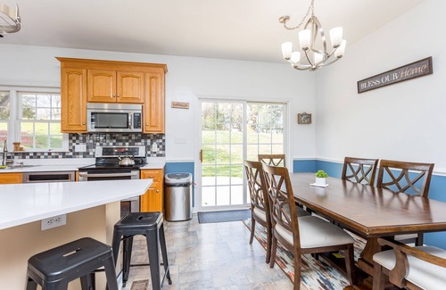 Cross Keys House | Beautiful Country Escape with gorgeous mountain views, Swim Spa, Game Room