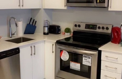 Islington - City Centre West Condo | Beautiful cozy 1 bedroom condo in the heart of Toronto
