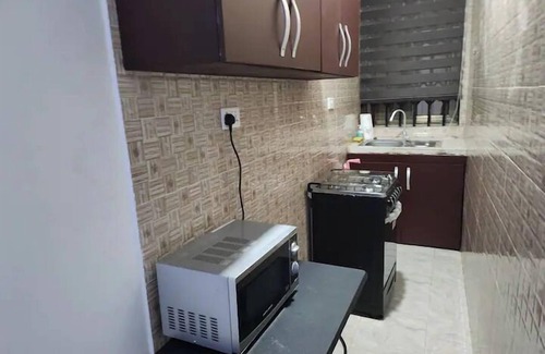Nungua Bed & Breakfast | Beautiful Cozy 2 Bed Near Highway