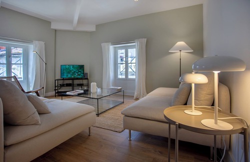Angouleme Apartment | Beautiful cozy apartment in the historic center