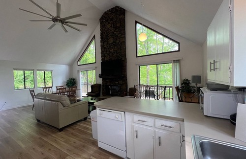 Lynchburg House | Beautiful, cozy, close to everything, and sleeps 8 adults & 1 small child.