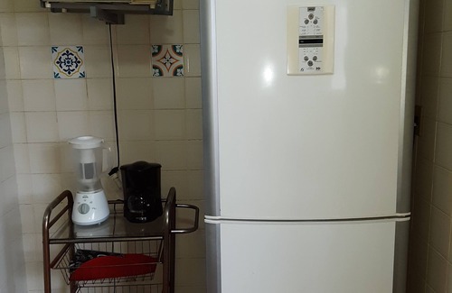 Inga Apartment | Beautiful, cozy, decorated and pet friendly apartment one block from the beach.