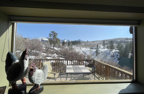 Elk Meadows Cabin | Beautiful Cozy Log Cabin with Huge Views and Privacy.