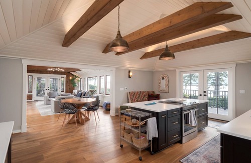 Bainbridge Island House | Beautiful Crystal Springs - Private Beach & Views