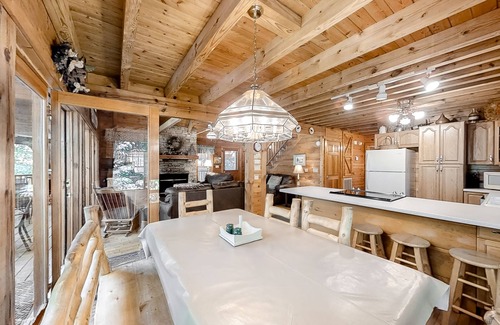 Townsend Cabin | Beautiful custom cabin on private lake w/Free Attraction TIckets & hot tub
