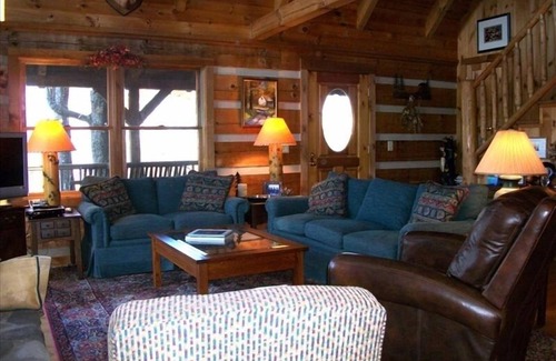 Boone Cabin | Beautiful Custom Log Cabin - Majestic Mountain Views