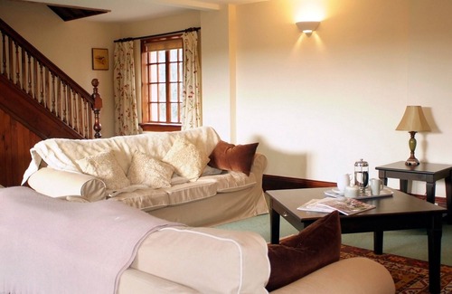 Wing Cottage | Beautiful detached sandstone cottage in a quiet rural situation.