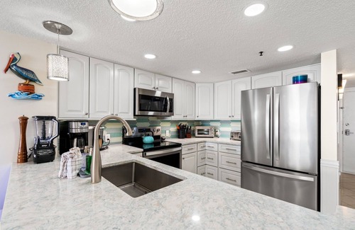 North Myrtle Beach Condo | Beautiful Direct OceanFront Updated Condo Heated Indoor Pool, HotTub