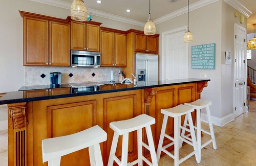 Villa Lago House | Beautiful dog-friendly home on golf course with outdoor pool, 6-seater golf cart