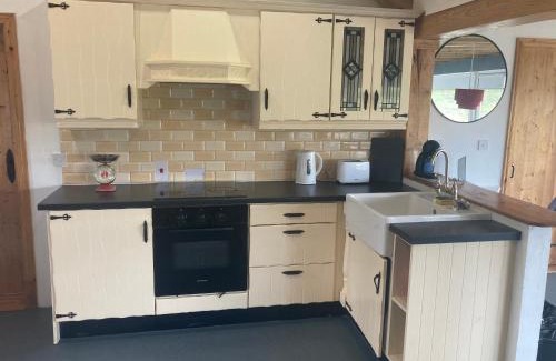 Doochary House | Beautiful Donegal Thatched Adderwal Cottage with Hot Tub