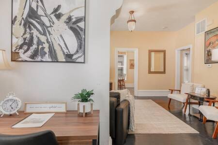 Michigan City Apartment | Beautiful downstairs 1bed 1bth charmer- Pet Friendly