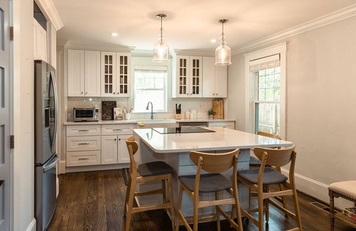 Greenville Cottage | Beautiful Downtown Cottage Walkable to Falls Park on the Reedy & Downtown