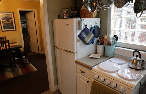 Downtown Anchorage House | Beautiful Downtown Cottage