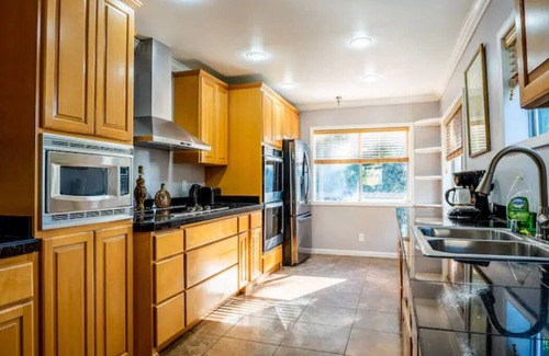 Hilltop House | BEAUTIFUL DOWNTOWN TACOMA HOME
