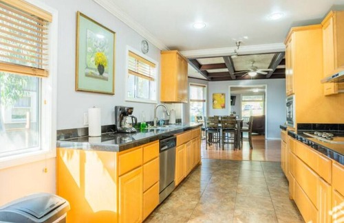 Hilltop House | BEAUTIFUL DOWNTOWN TACOMA HOME