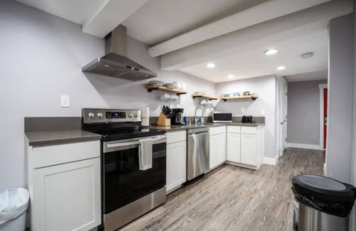 Hilltop Apartment | Beautiful Downtown Tacoma Home Unit 2