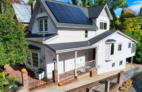Nevada City House | Beautiful Downtown Home