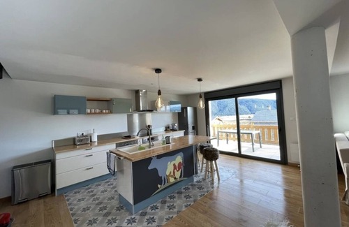 Formigueres Apartment | Beautiful Duplex 110m2, beautiful view, terrace, sleeps 8
