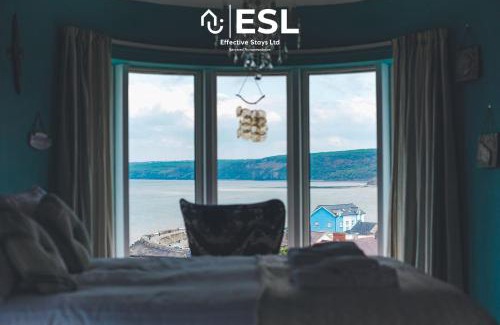 New Quay House | Beautiful En Suite 5 Bedroom Home with Sea Views