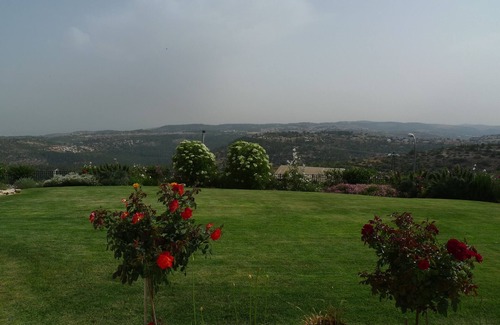 Mateh Yehuda House | Beautiful estate with large garden and swimming pool 15 minutes from Jerusalem