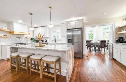 Chapel Hill House | Beautiful Estate in 4 acres of land in Chapel Hill