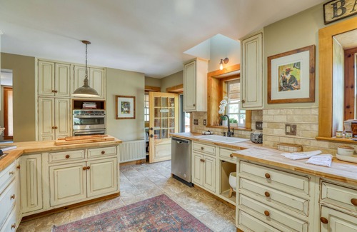 Bluemont Villa | Beautiful Estate Nestled in the Blueridge Near Bluemont Wine Country