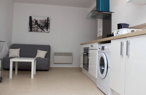 Lamalou-les-Bains Apartment | Beautiful F2 modern terrace 10m2 PMR access (handicap) - closed courtyard private parking