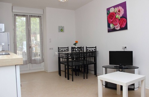 Lamalou-les-Bains Apartment | Beautiful F2 modern terrace 10m2 PMR access (handicap) - closed courtyard private parking