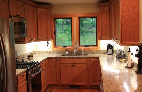 Topton House | Beautiful Fall Lake getaway! Thanksgiving & Campbell Folk Art Fest wknds open!