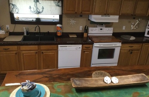 Horseshoe Beach House | Beautiful Family Home owned by a combat veteran. NO PETS and NO SMOKING