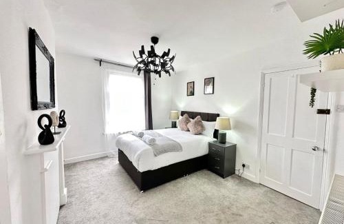 Askew Apartment | Beautiful Family Apartment In Shepherd Bush