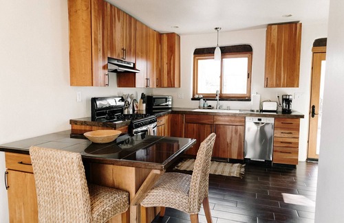 Albuquerque House | Beautiful Family-sized Adobe Getaway — Sleeps 10+ in North Valley, Albuquerque